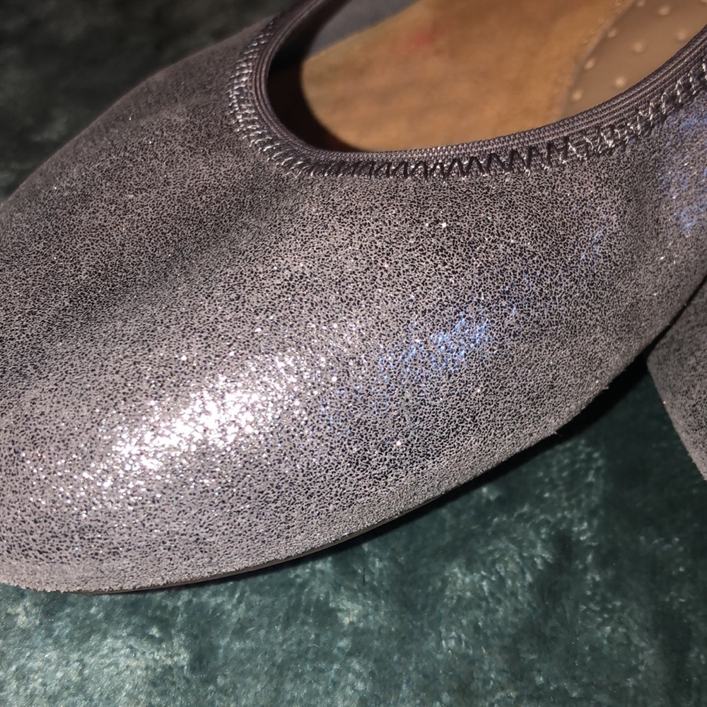 Comfy Hush Puppies gray sparkly ballet flats